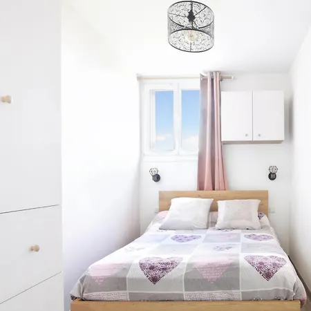Apartment En Bord De - Appt A Moins D'un Km De La *
